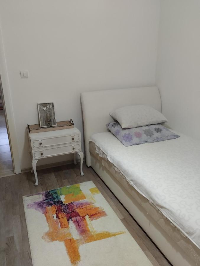 Apartman All Seasons Hotonj المظهر الخارجي الصورة