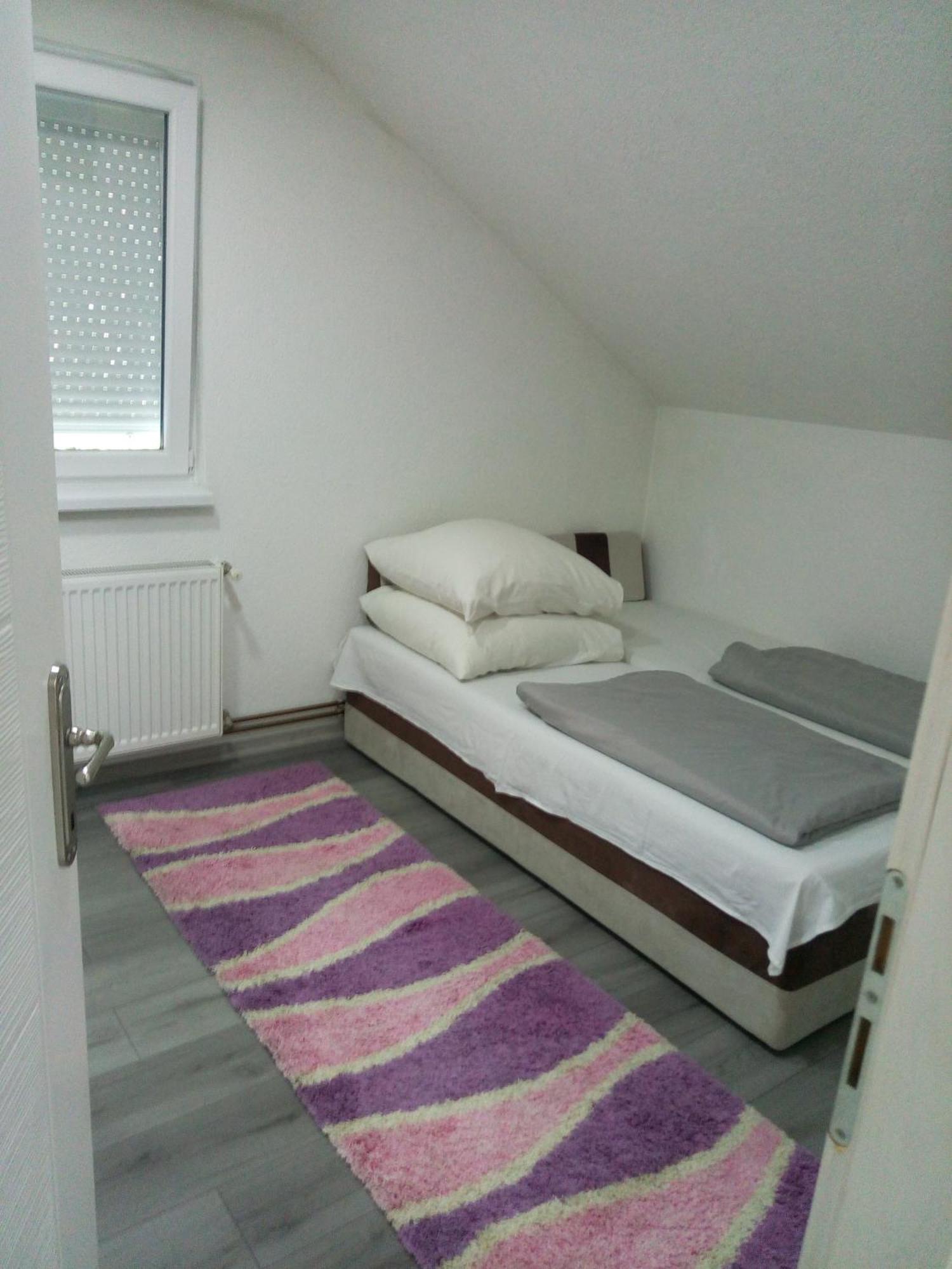 Apartman All Seasons Hotonj الغرفة الصورة