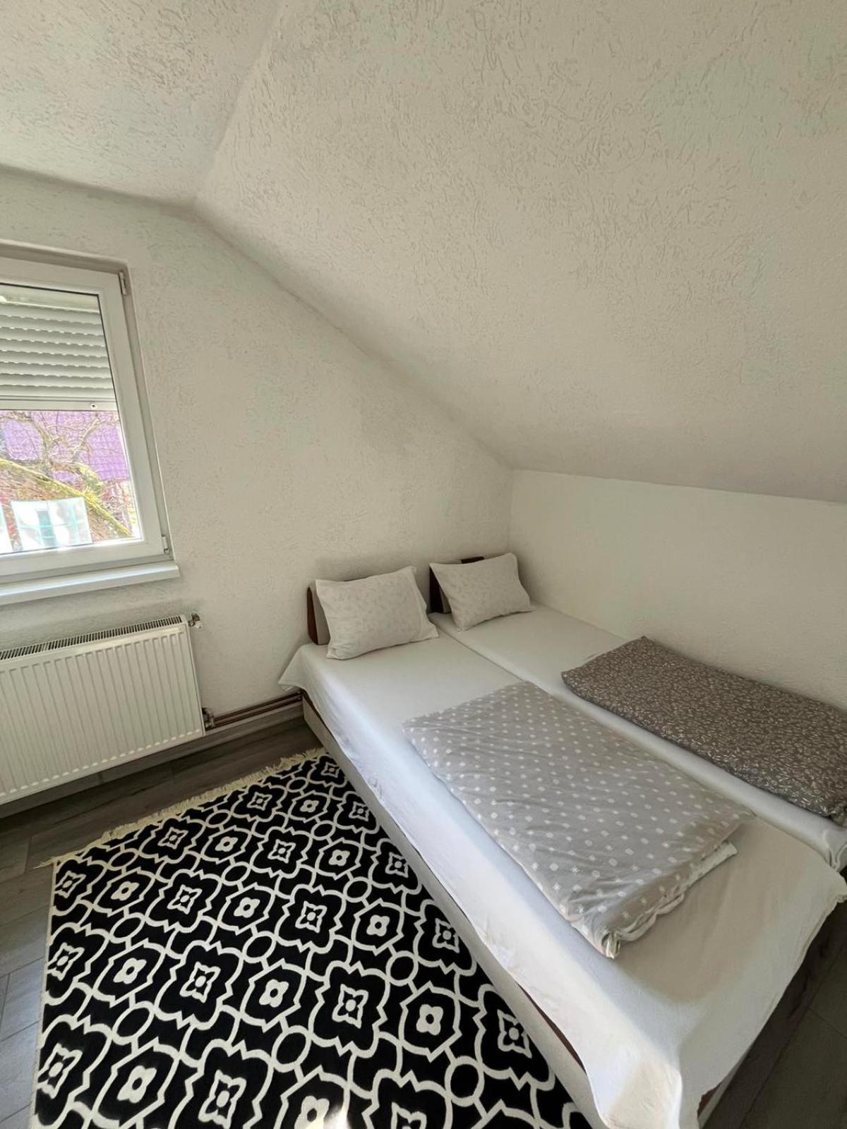 Apartman All Seasons Hotonj المظهر الخارجي الصورة