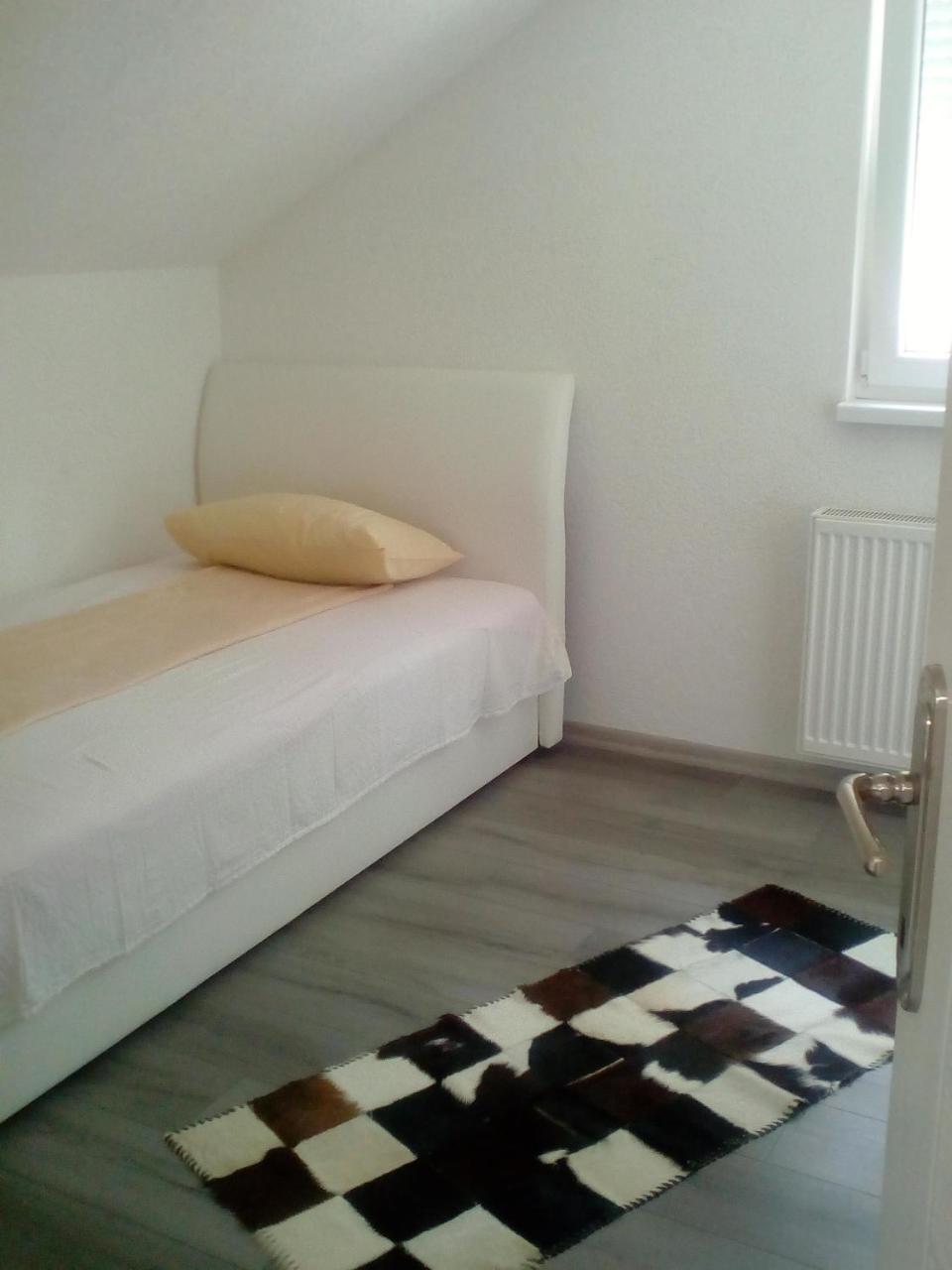 Apartman All Seasons Hotonj المظهر الخارجي الصورة